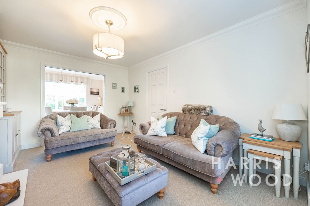 Property photo 3 of 49 4512354