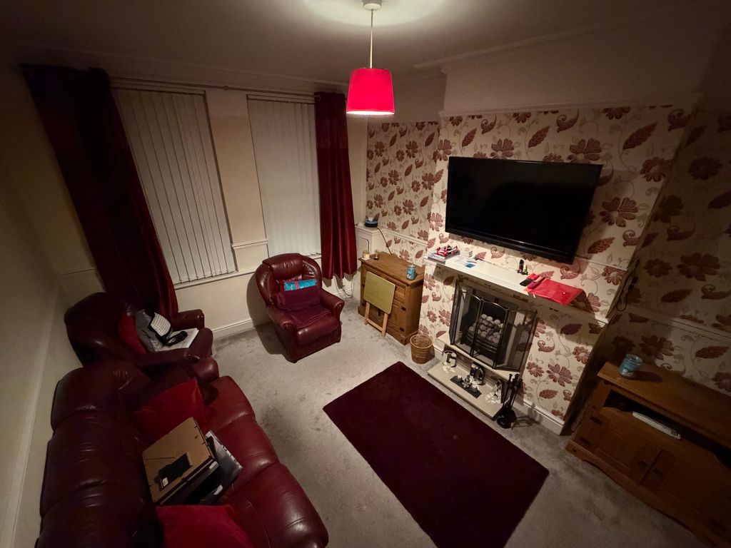 Property photo 2 of 31