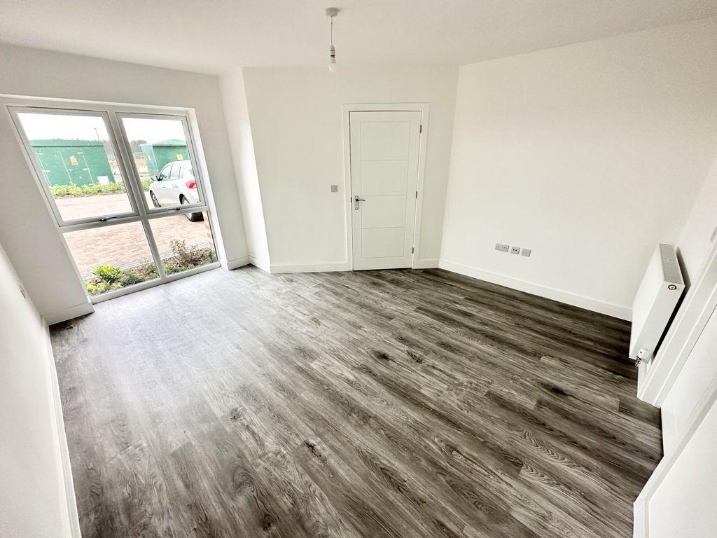 Property photo 3 of 9 Img_0895