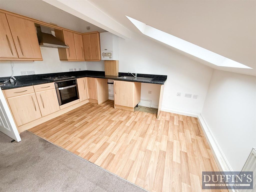 Property photo 3 of 6 Kitchen