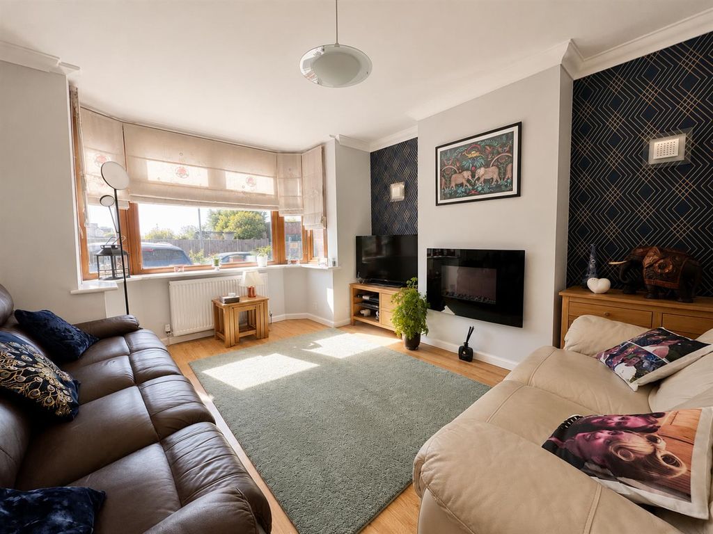 Property photo 3 of 27 F96C8B59-4754-4E7F-845C-E568B459B8C4.Png