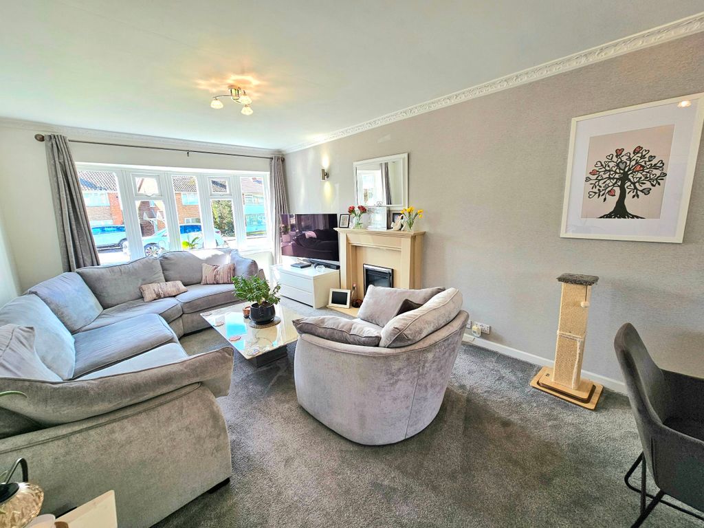 Property photo 2 of 31