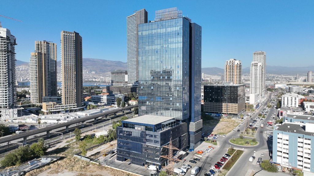 Property photo 1 of 41