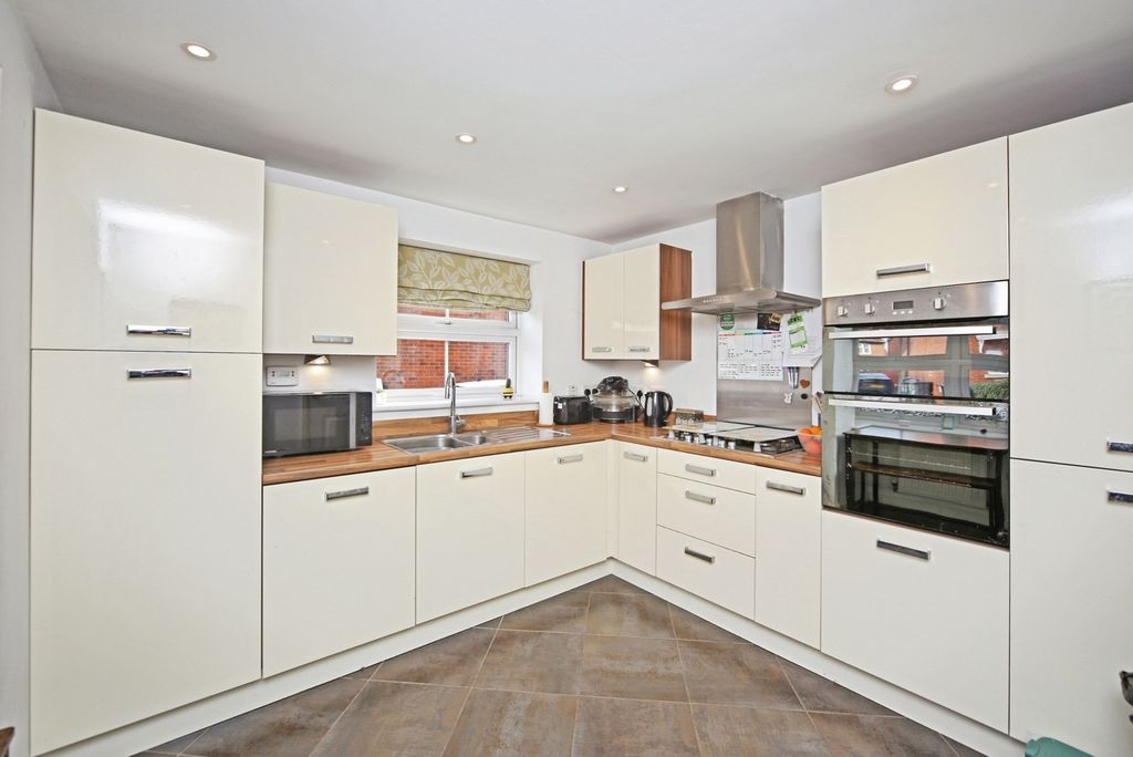 Property photo 3 of 17 Pbox-Img.Jpg