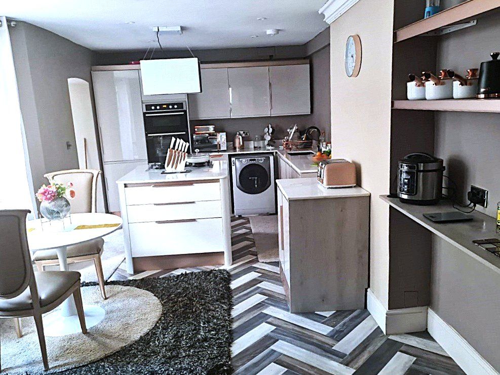 Property photo 2 of 12 Picture No. 18