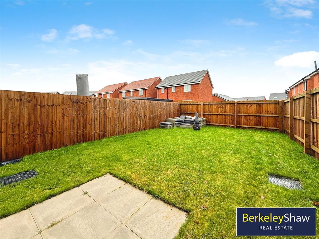 Property photo 3 of 18 0F6Df989--4812-88Ef-C5E77C447Bad-58056-0000084B7C6