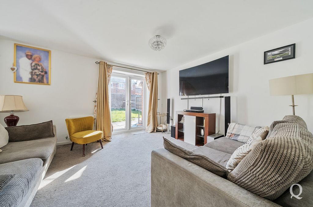 Property photo 2 of 22 c0591305-7173-4Ea...