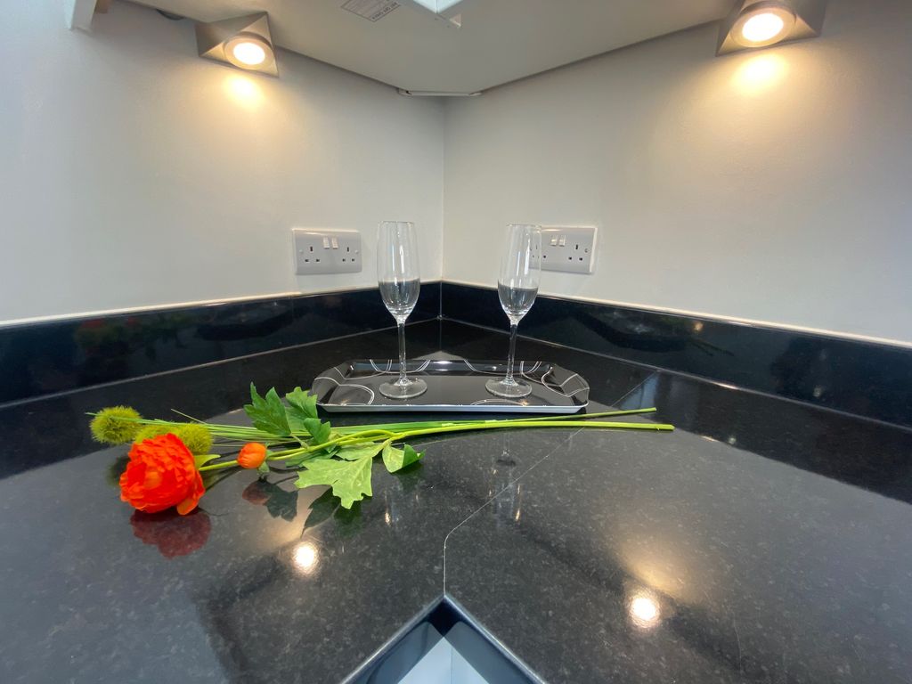 Property photo 3 of 5 Kitchen