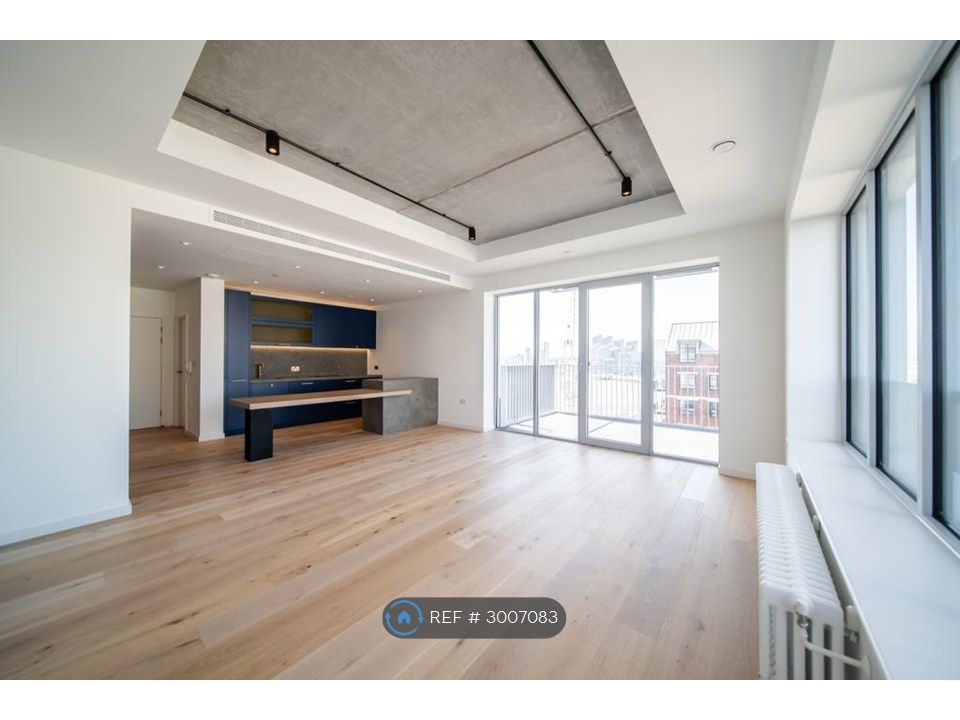 Property photo 1 of 18 Lounge