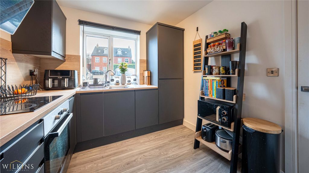 Property photo 3 of 37 Picture No. 18