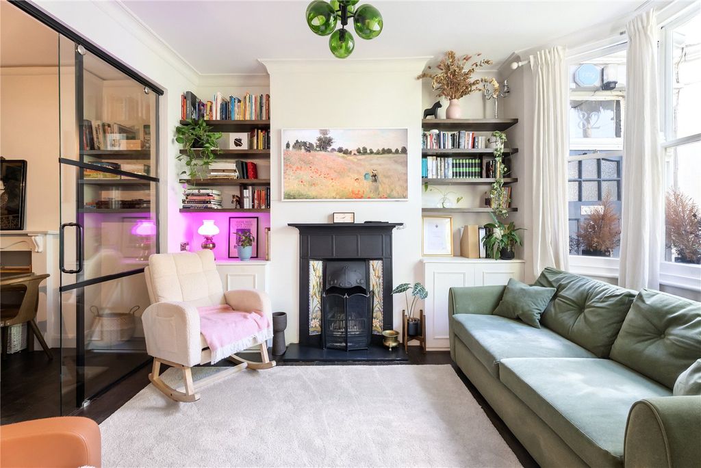 Property photo 2 of 26 Picture No. 11