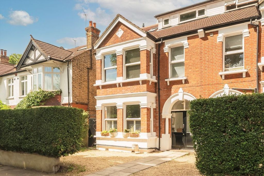 Property photo 1 of 8