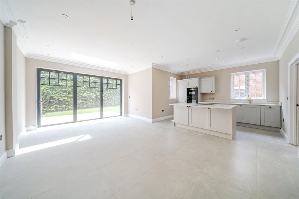 Property photo 2 of 14 Picture No. 09