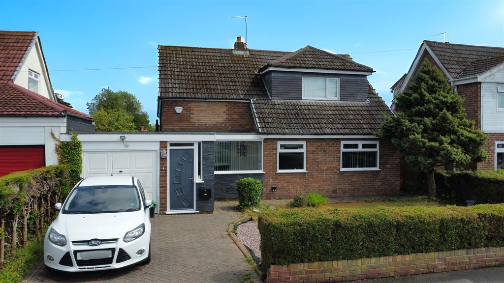 Property photo 1 of 27 Stuart Crescent For Sale