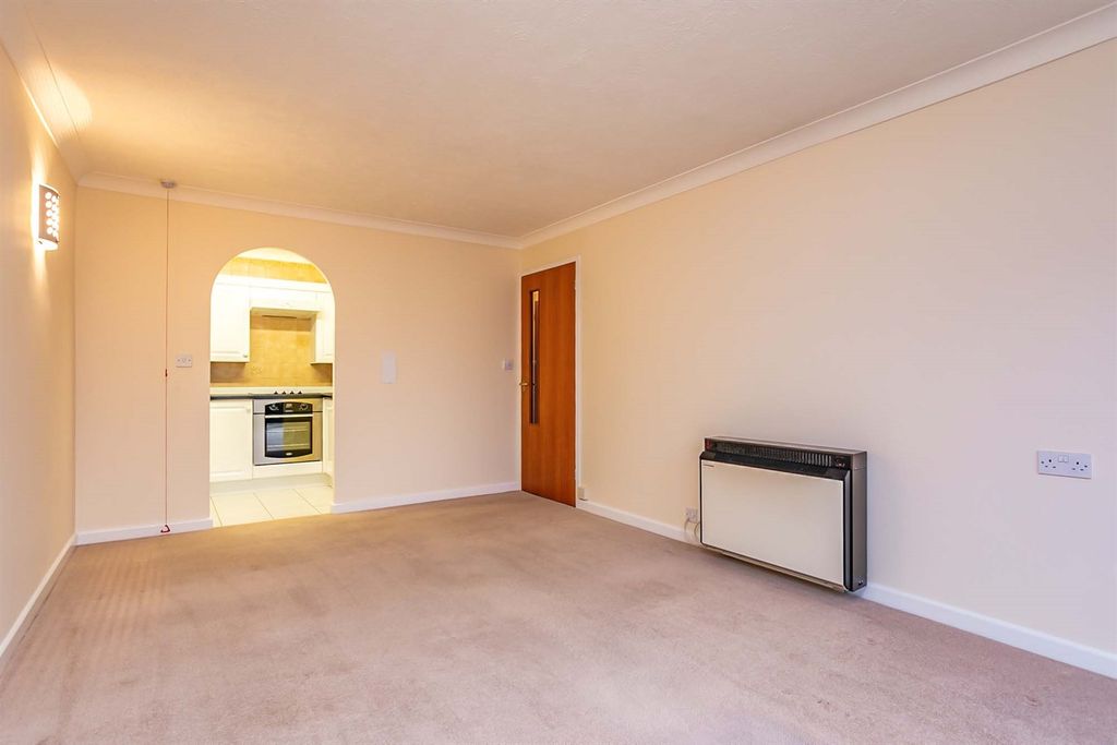 Property photo 3 of 11