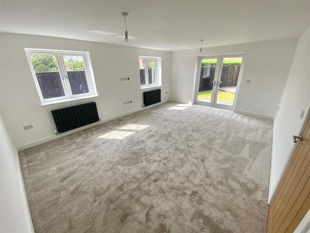 Property photo 2 of 20 Living Room