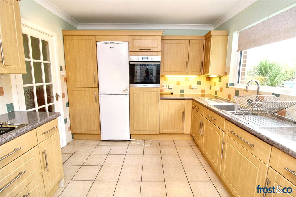 Property photo 3 of 14 Kitchen