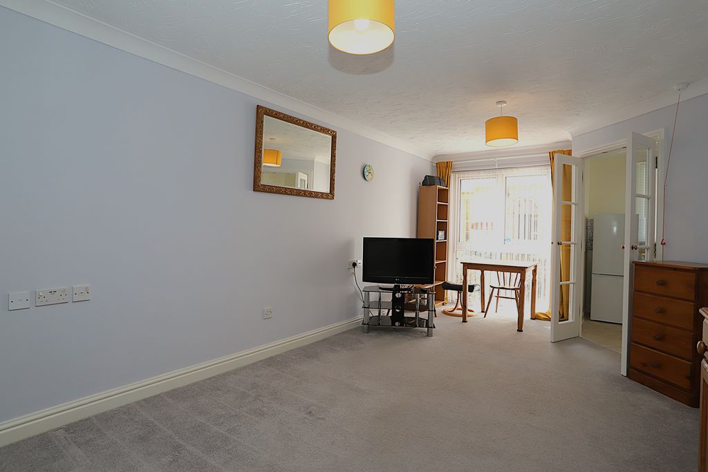 Property photo 3 of 11