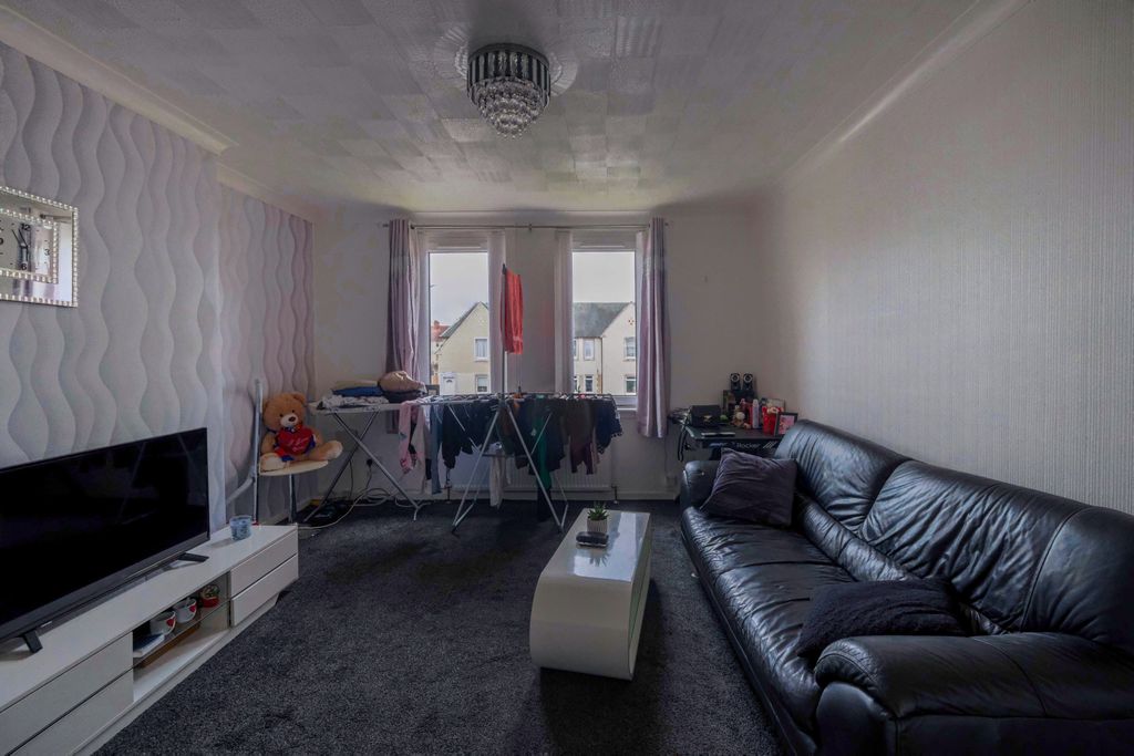 Property photo 2 of 26
