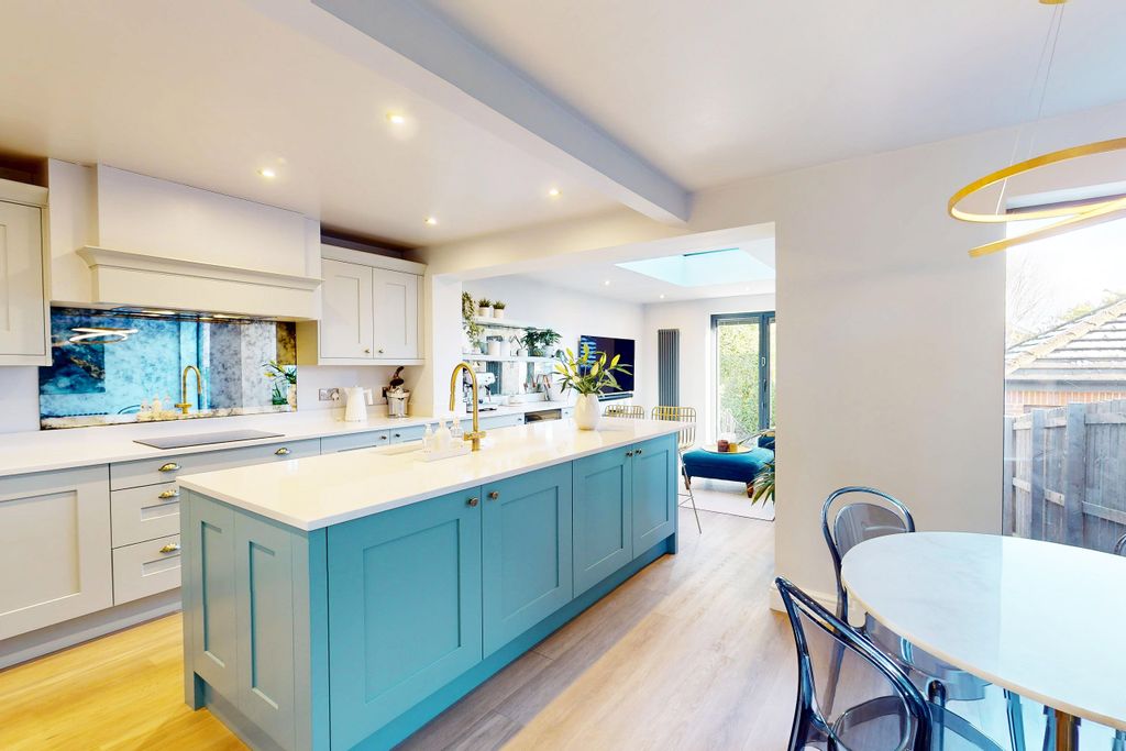 Property photo 1 of 27