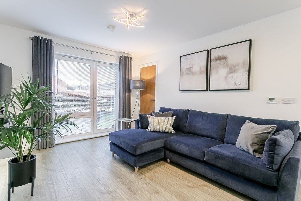 Property photo 3 of 27