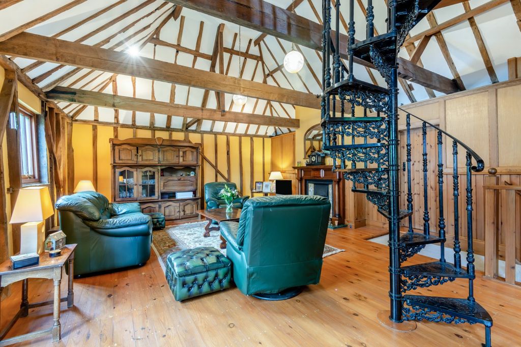 Property photo 3 of 11 Sitting Room