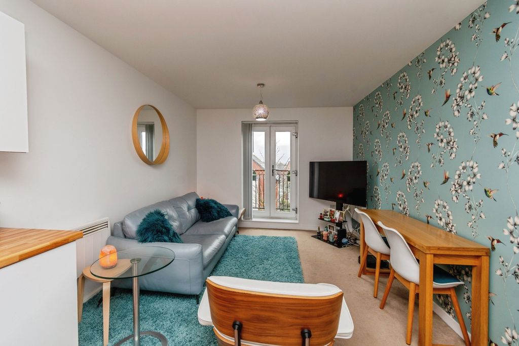 Property photo 3 of 15 Living Kitchen