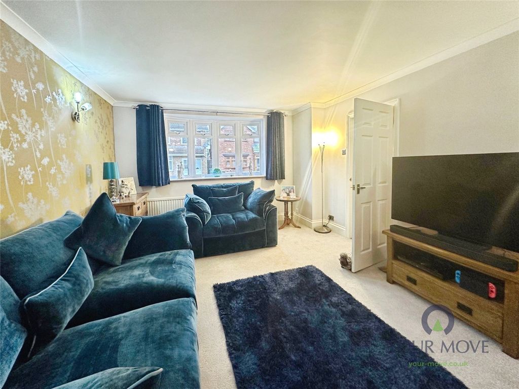 Property photo 2 of 16 Lounge