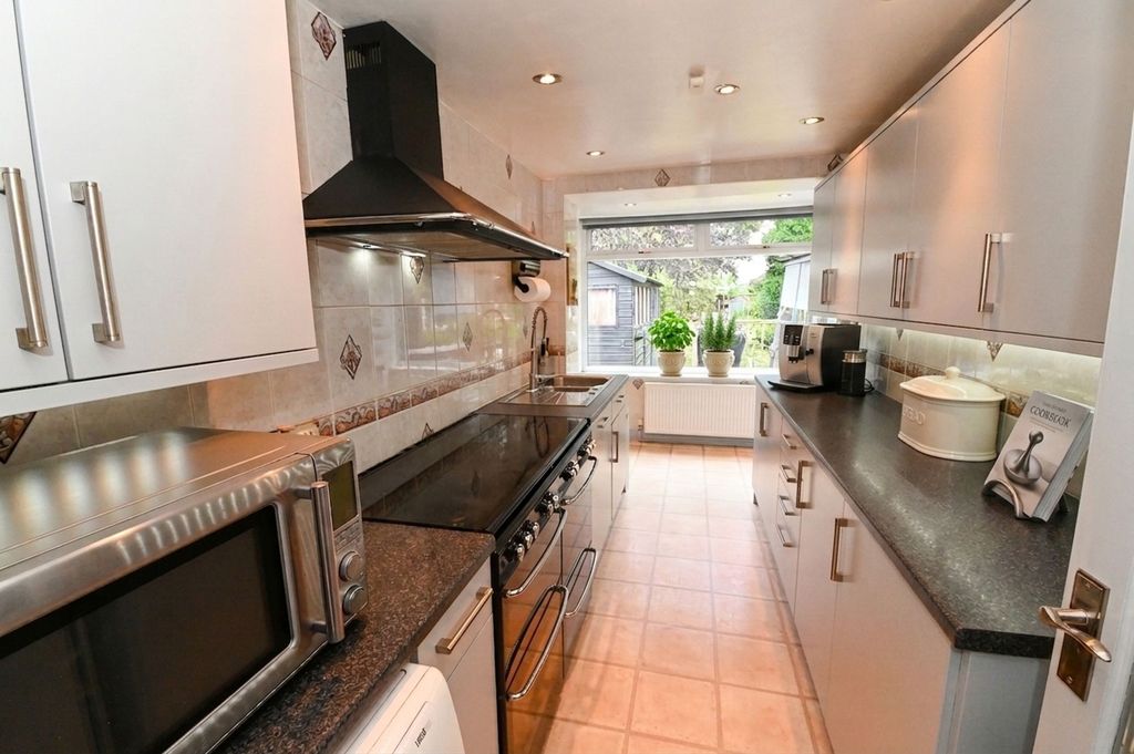 Property photo 3 of 23