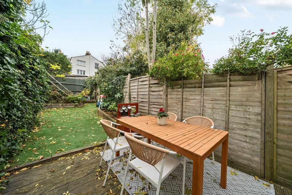 Property photo 3 of 15 Picture No. 06