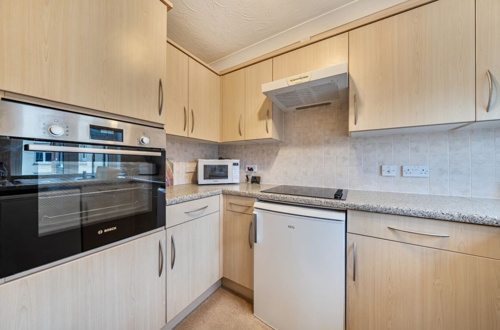 Property photo 3 of 13 1396366-3-695d13577F1Eb