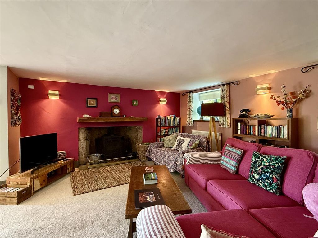 Property photo 3 of 41