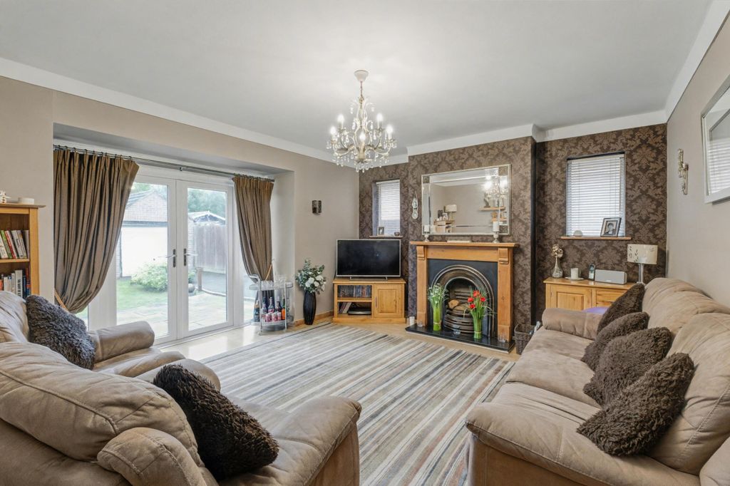 Property photo 2 of 12