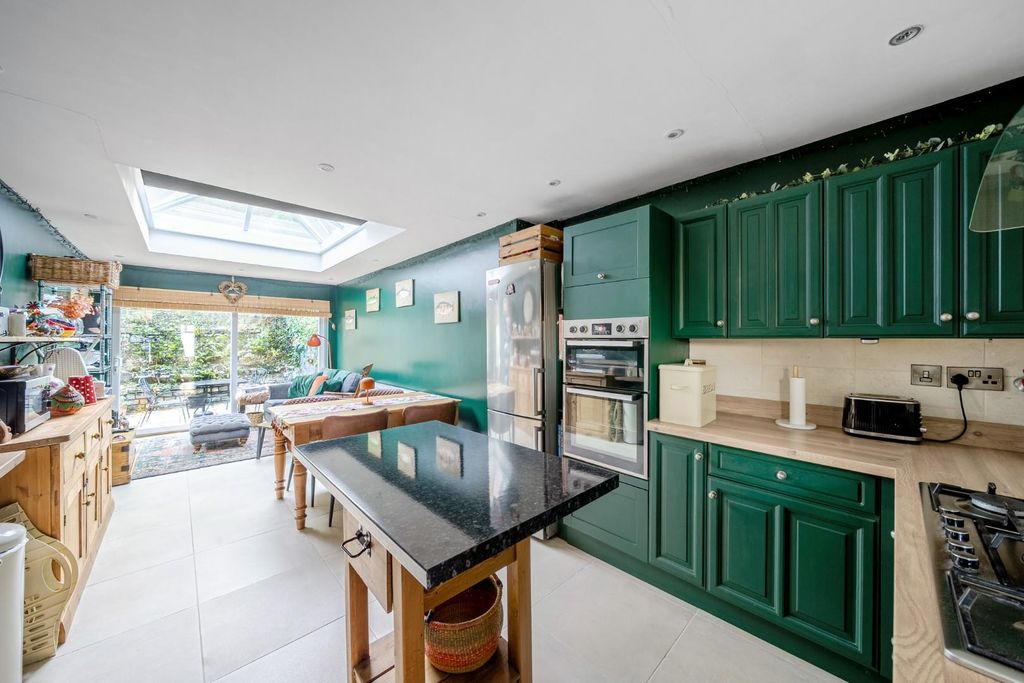 Property photo 2 of 16 1381550-14-69258Aa13E24F.Jpg