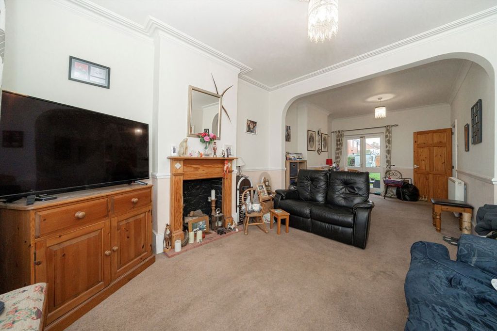 Property photo 3 of 6