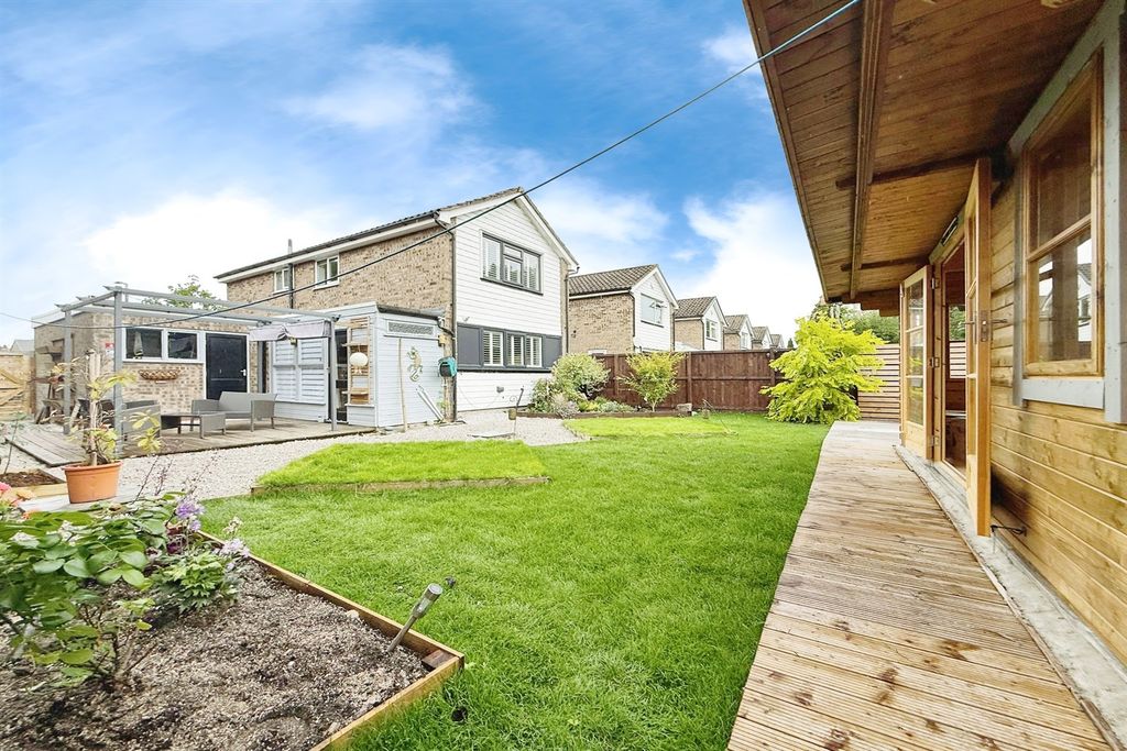 Property photo 2 of 26 Garden