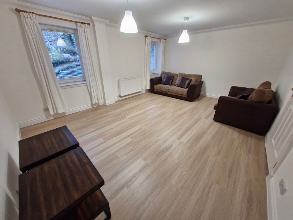 Property photo 2 of 8 Lounge