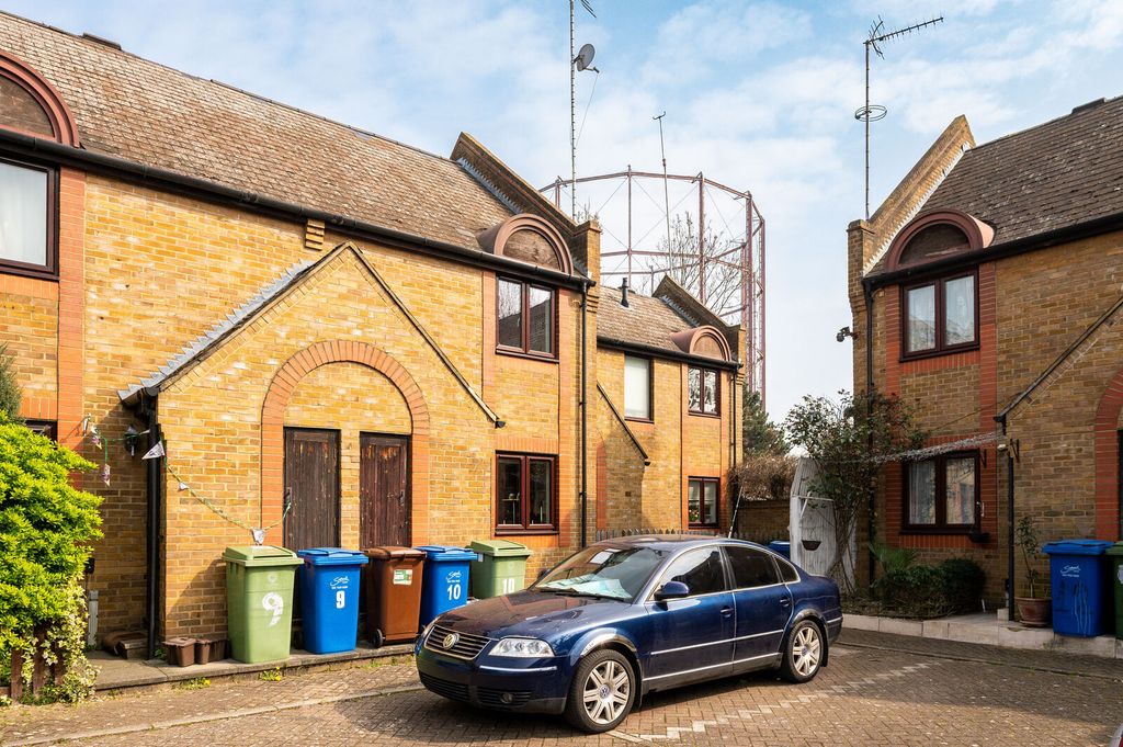 Property photo 1 of 10