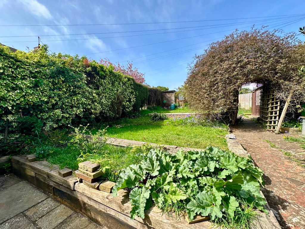 Property photo 2 of 25