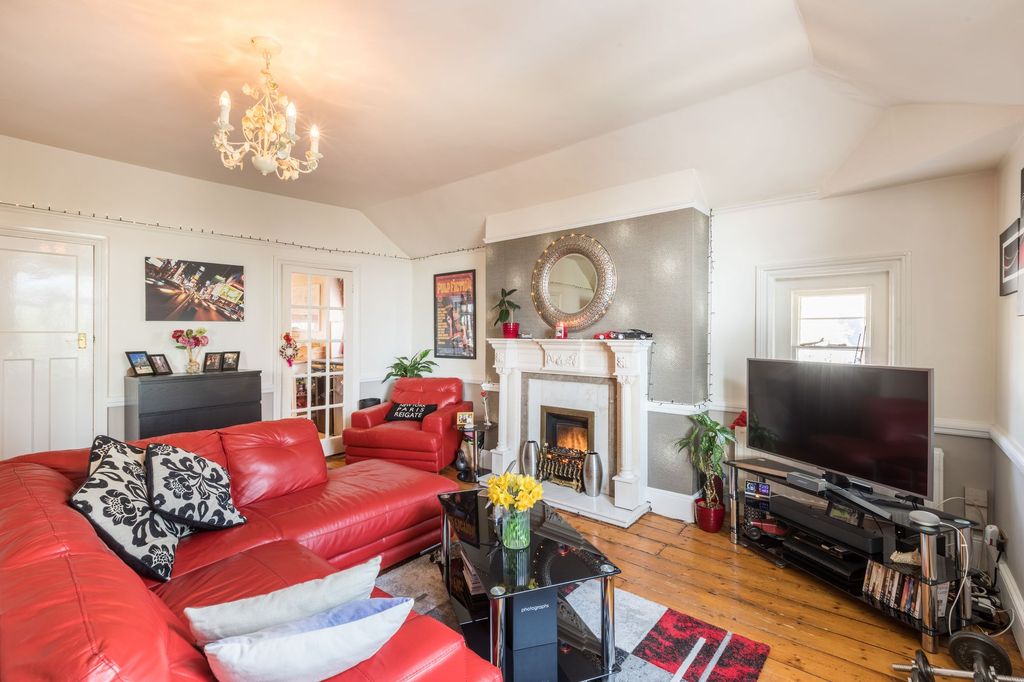 Property photo 3 of 8