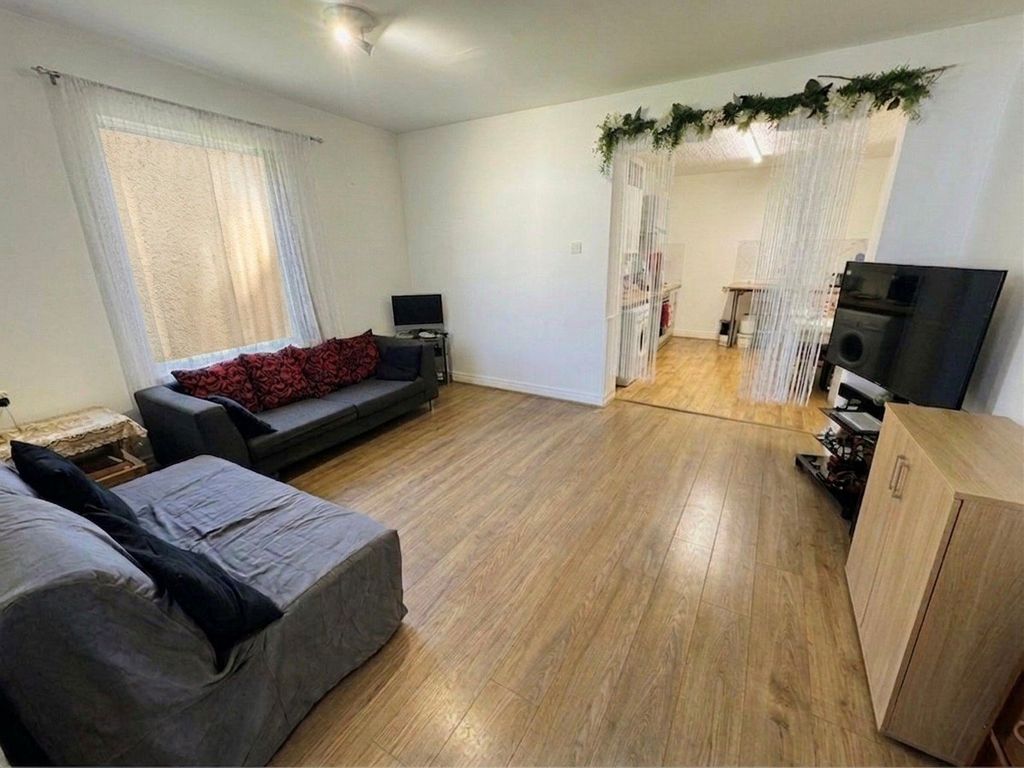 Property photo 2 of 13 Gallery