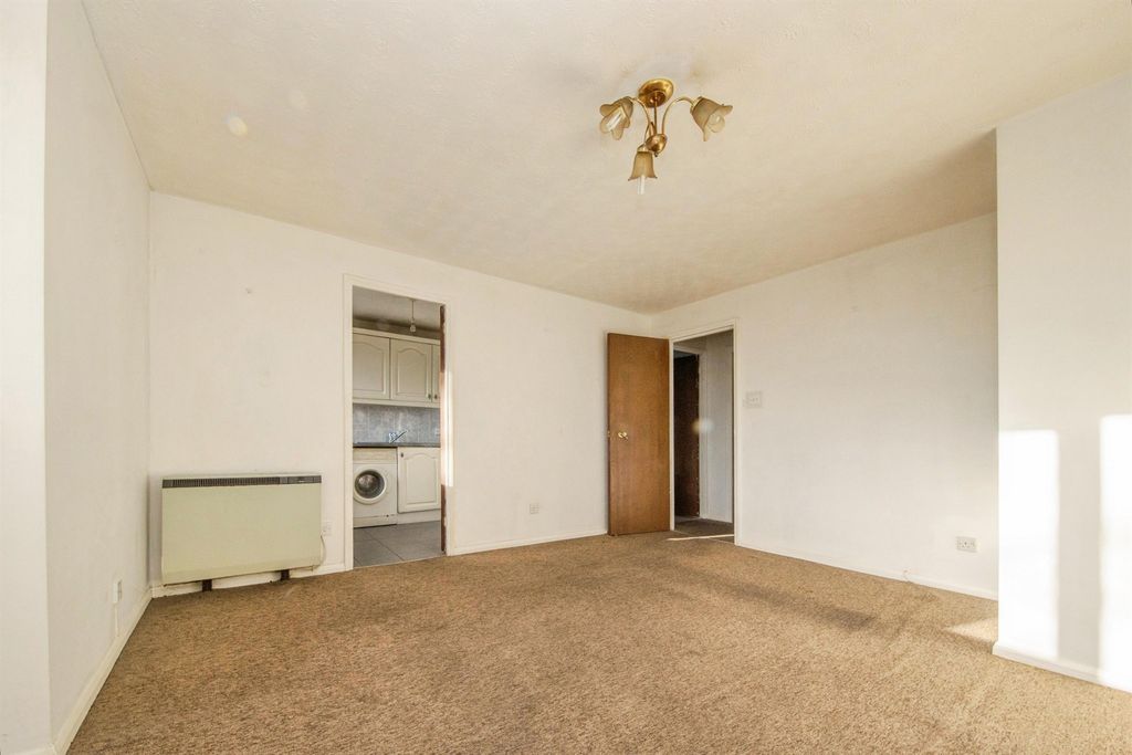 Property photo 2 of 10