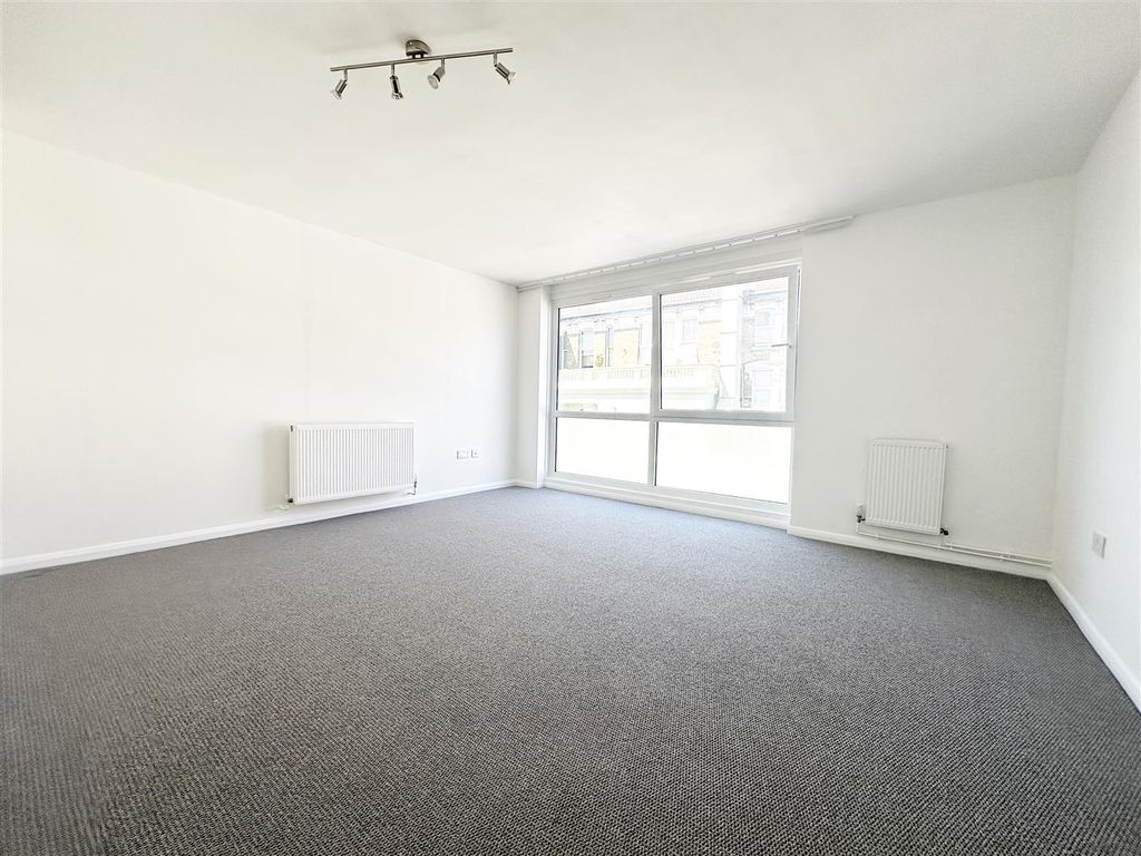 Property photo 2 of 11 Living Room.Jpg