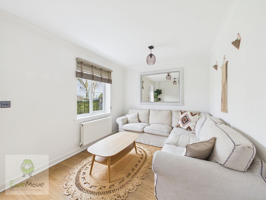 Property photo 3 of 17 Living Room