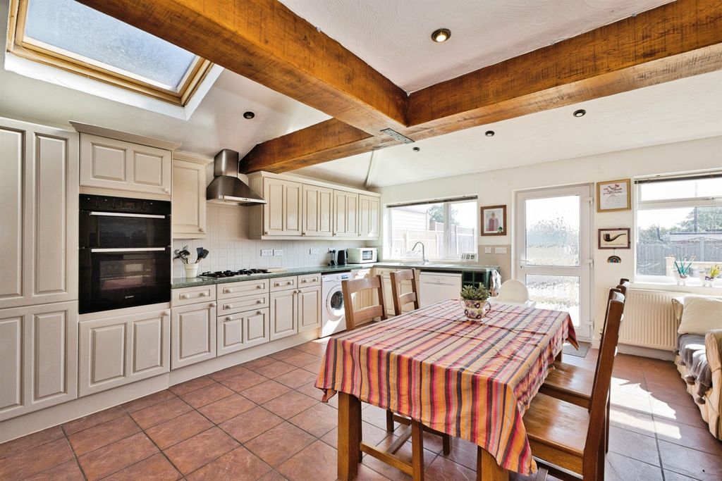 Property photo 2 of 16