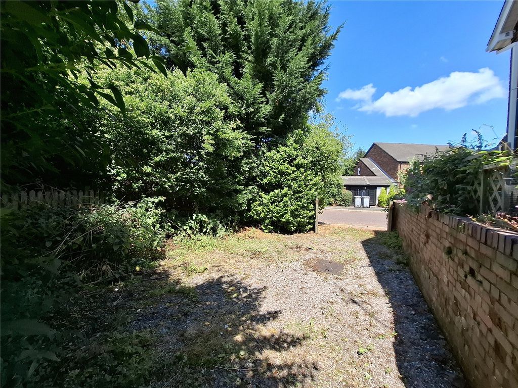 Property photo 3 of 14 Parking