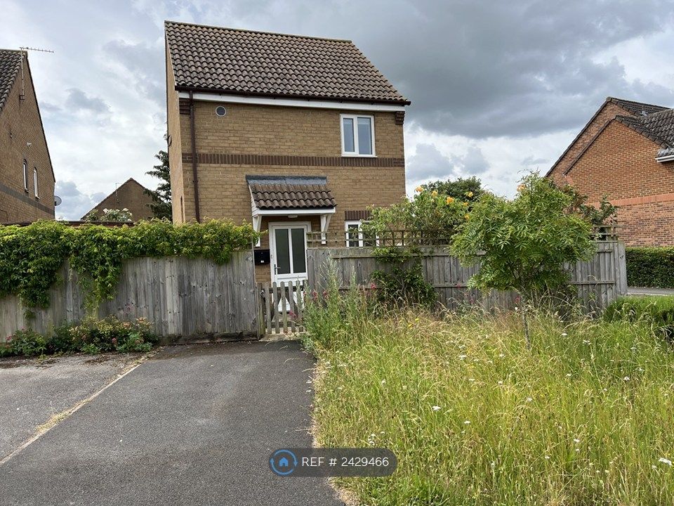 Property photo 1 of 7 Detached House With Parking