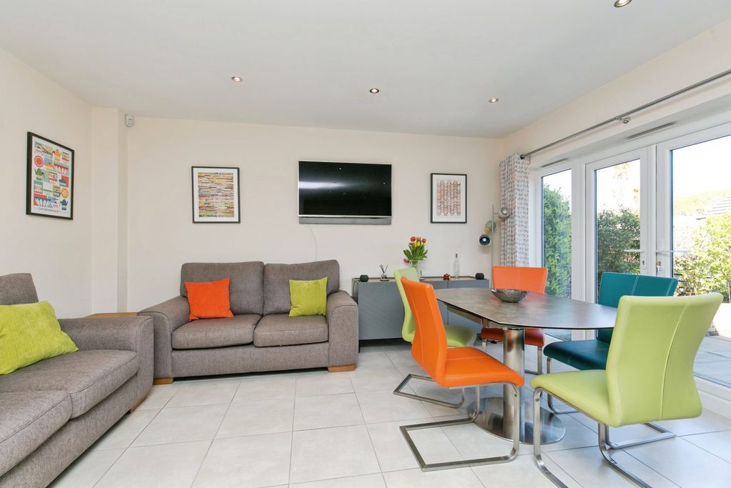Property photo 2 of 22 Pbox-Img.Jpg