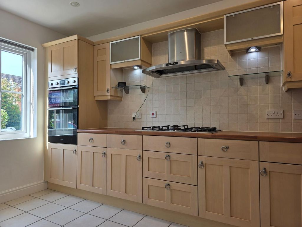 Property photo 2 of 11 1000044264.Jpg