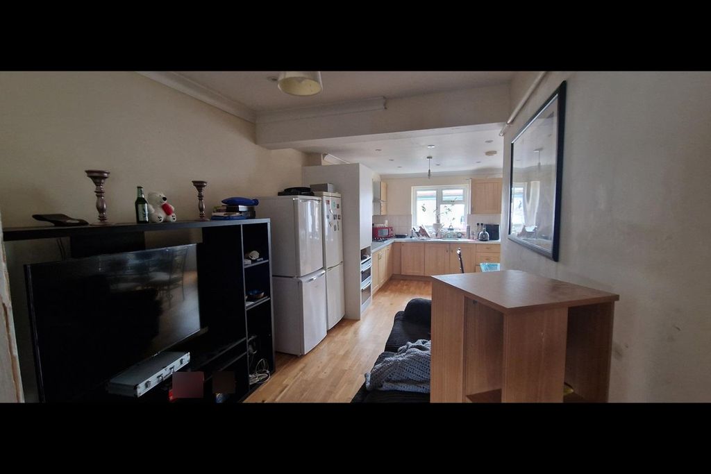 Property photo 2 of 6 Photo 1